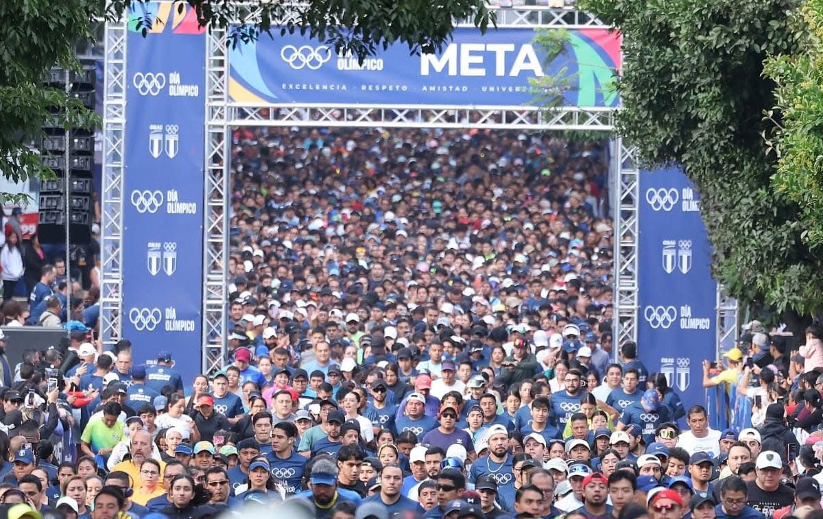 Participantes de la Carrera del Día Olímpico 2025
